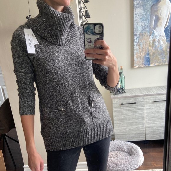 Republic Clothing Women's Fall Sweater - Picture 4 of 4
